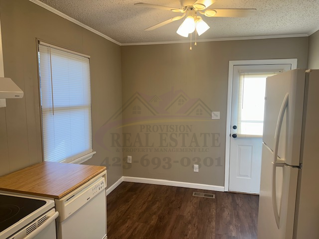 5025 Lake Circle Dr Ne - Photo 6 of 16