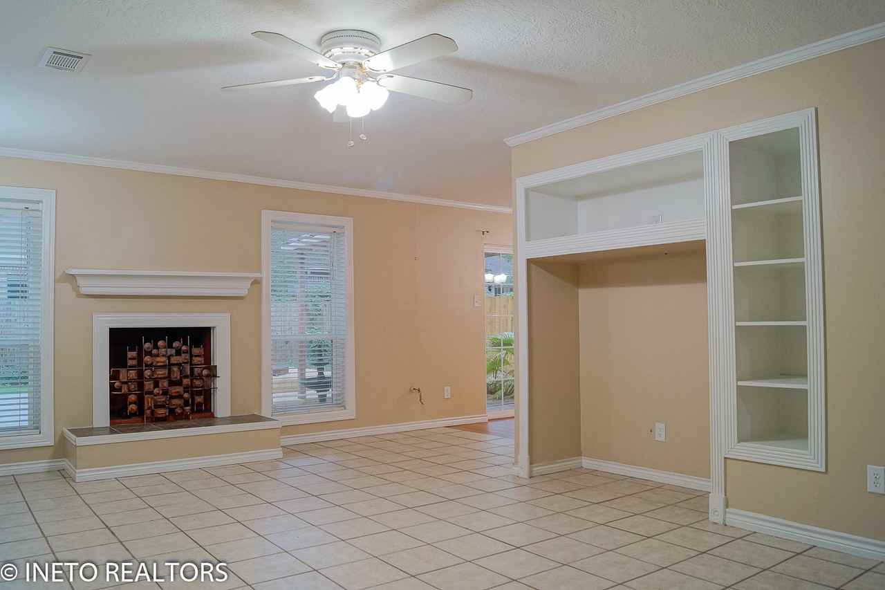 29 Coralberry Rd - Photo 3 of 18