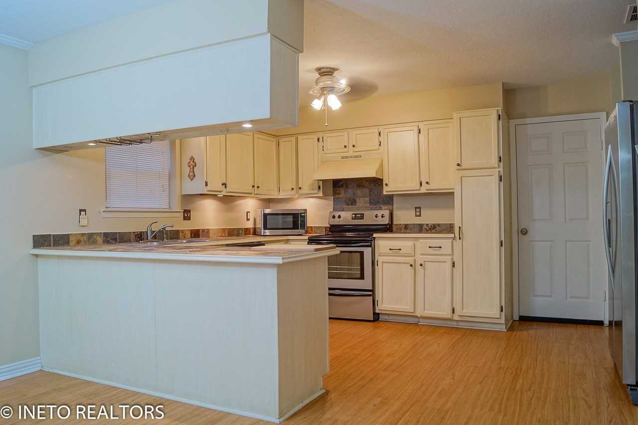 29 Coralberry Rd - Photo 5 of 18