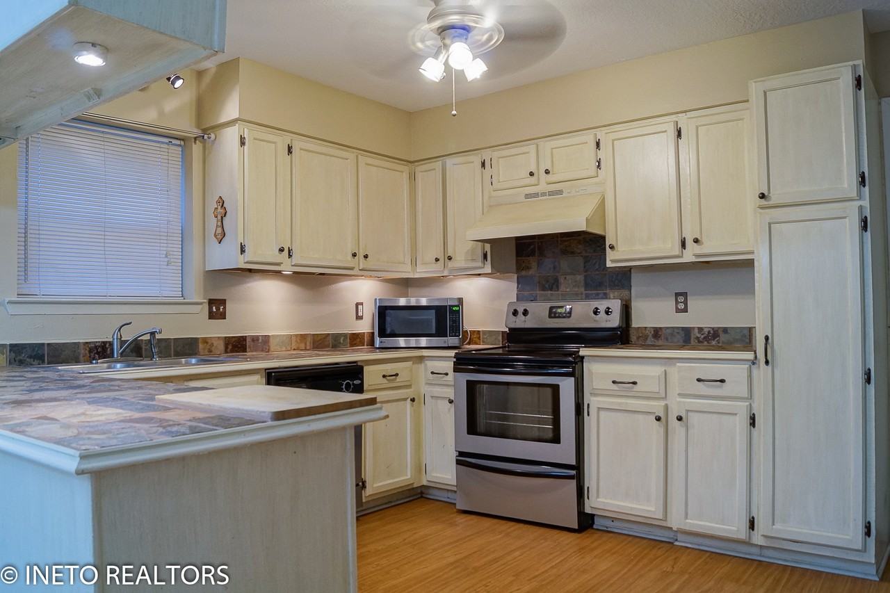 29 Coralberry Rd - Photo 6 of 18