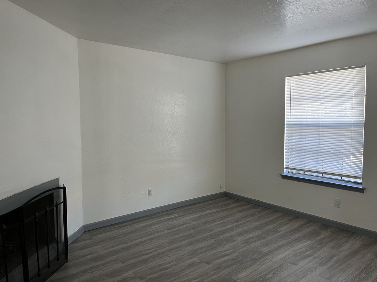 1010 Meadowlark Ct Se - Photo 4 of 29