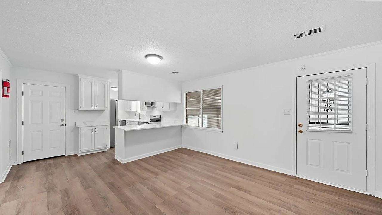 1517 Michael St - Photo 5 of 26