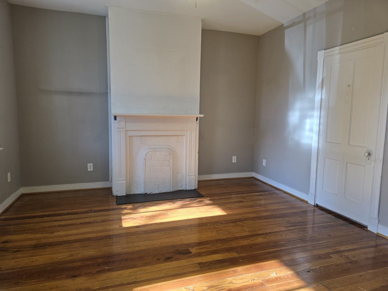 2106 Parkwood Ave - Photo 3 of 11