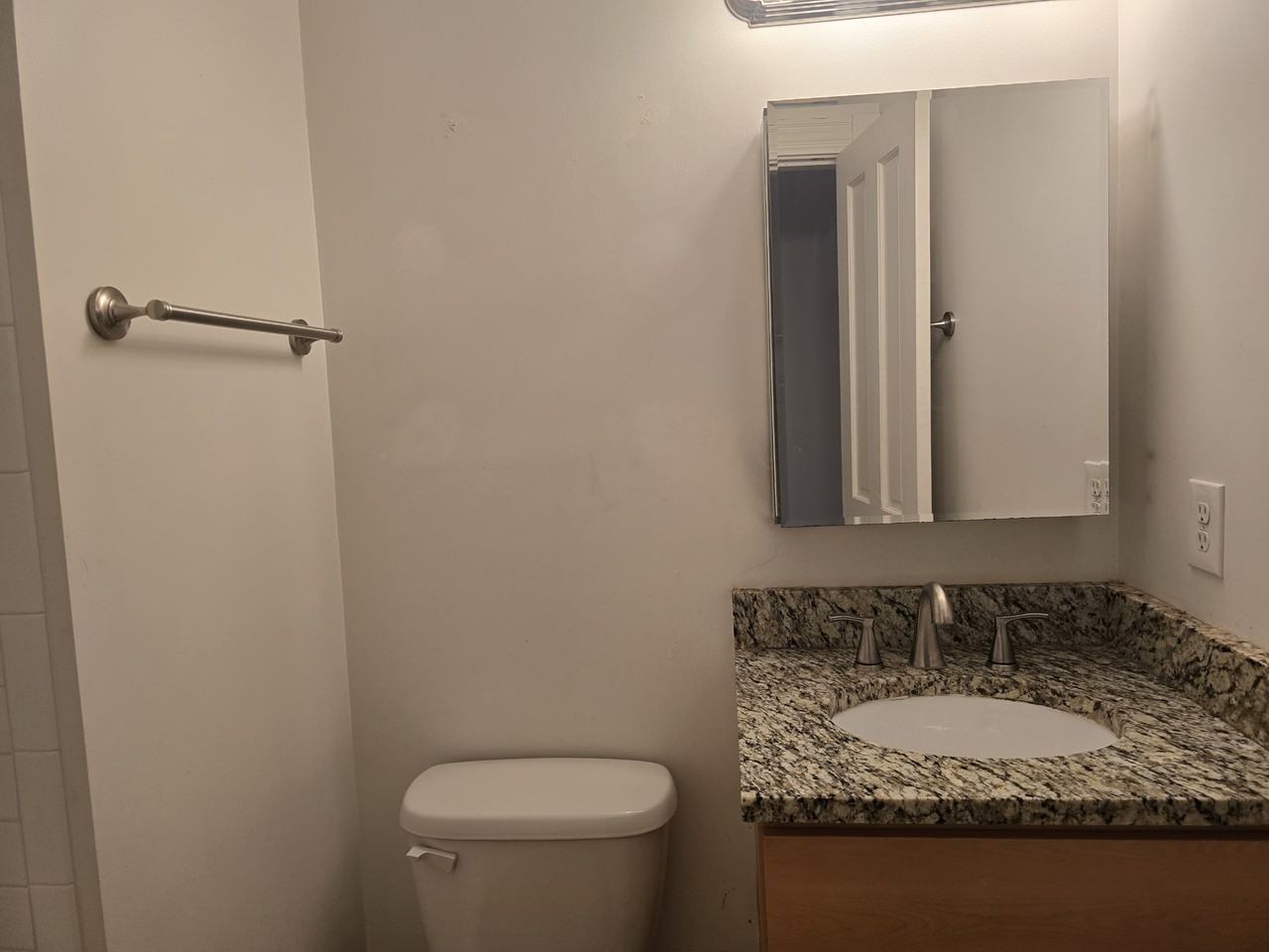 2106 Parkwood Ave - Photo 7 of 11