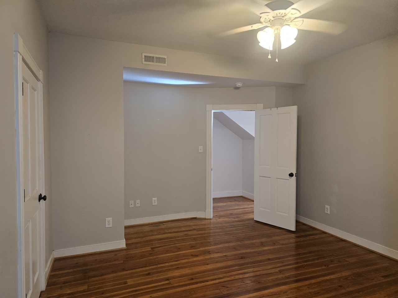 2106 Parkwood Ave - Photo 6 of 11