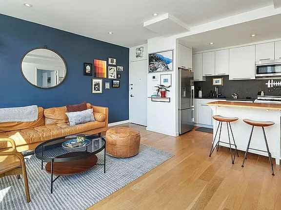 292 7Th St - Photo 3 of 6