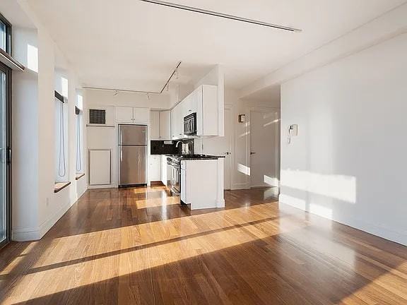 346 Coney Island Ave - Photo 2 of 5