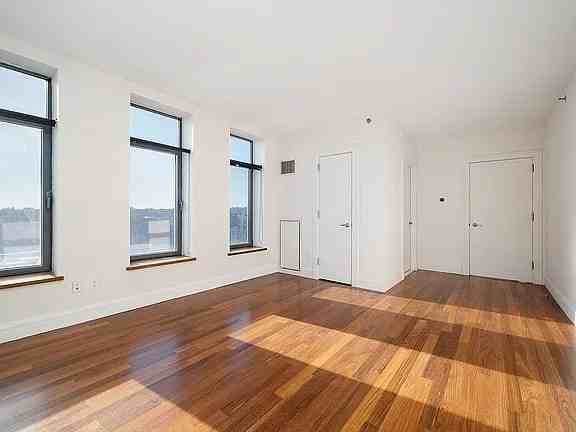 346 Coney Island Ave - Photo 4 of 5