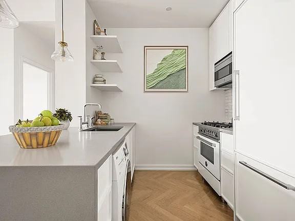 184 Kent Ave - Photo 3 of 5