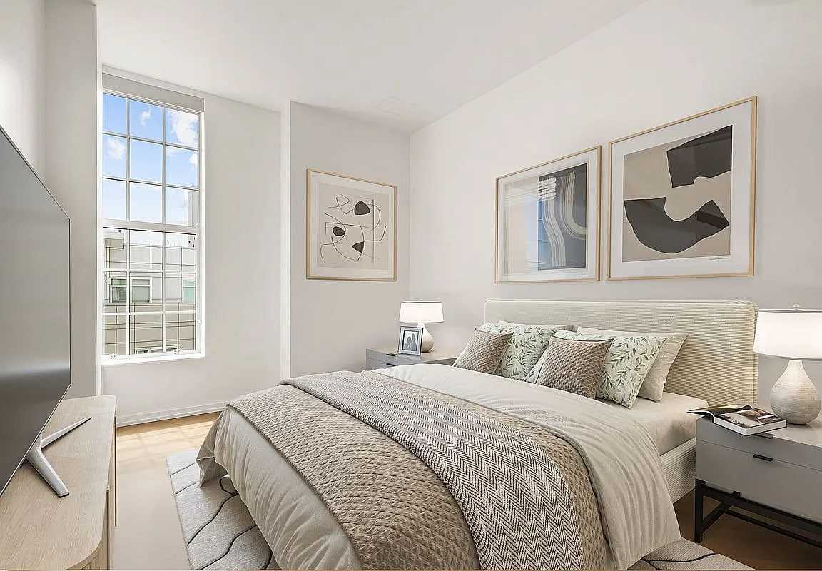 184 Kent Ave - Photo 4 of 5