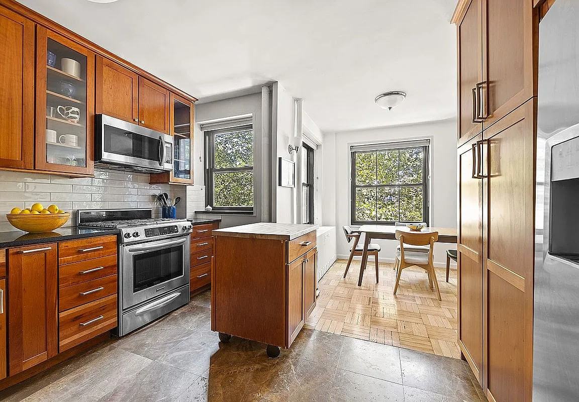 365 Clinton Ave - Photo 4 of 7