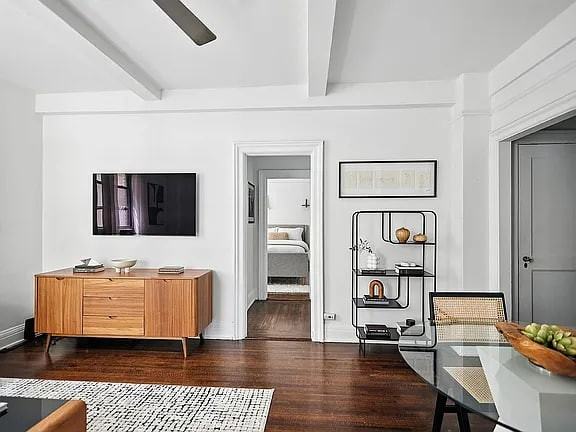 215 W 75Th St - Photo 2 of 8