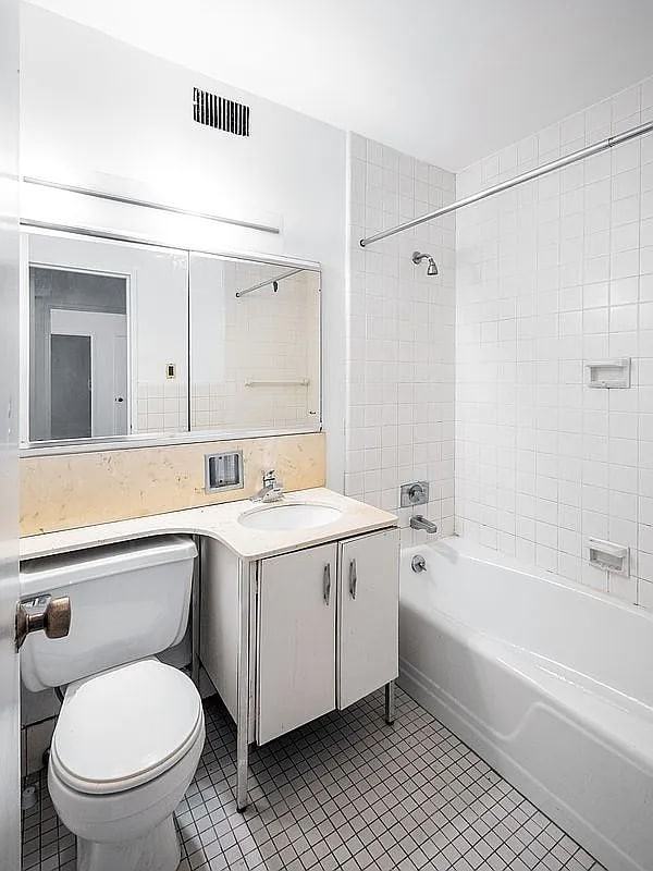 20 E 9Th St - Photo 7 of 7