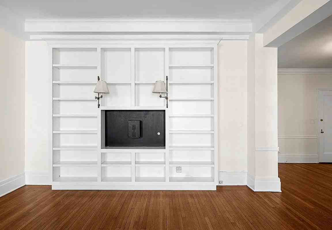 969 Park Ave - Photo 4 of 9