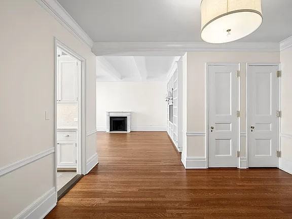 969 Park Ave - Photo 5 of 9