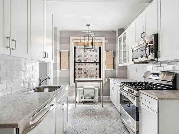 179 E 79Th St - Photo 5 of 8