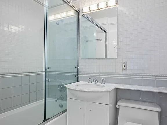 15 W 72Nd St - Photo 2 of 6