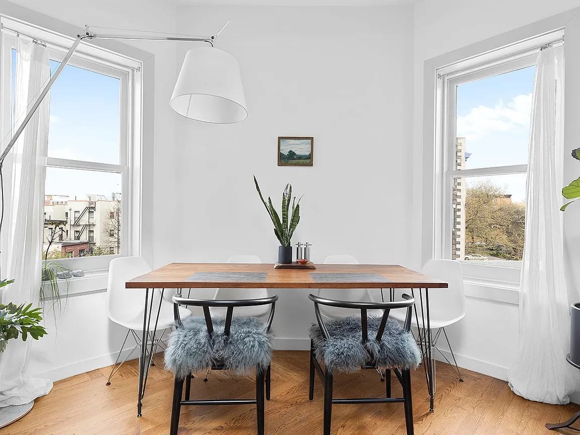 875 Saint Marks Ave - Photo 3 of 5