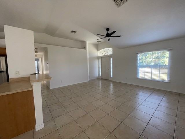 209 Harold Ave N - Photo 2 of 13