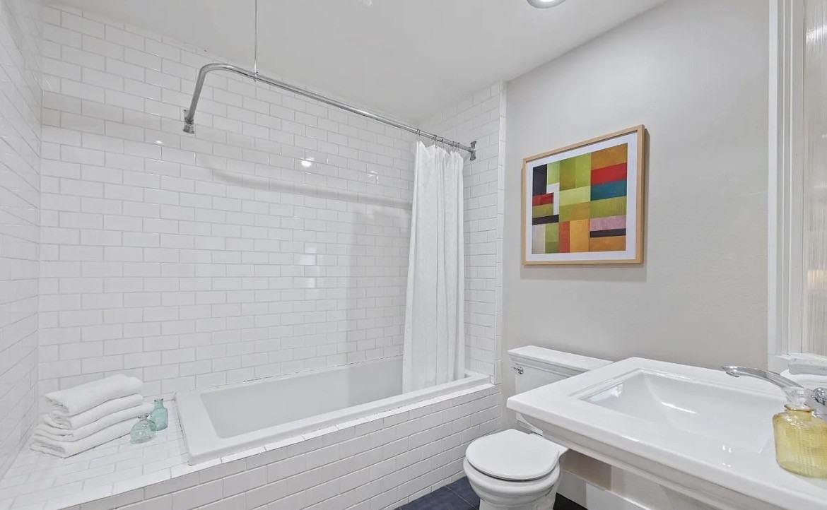 666 Carolina St - Photo 3 of 10