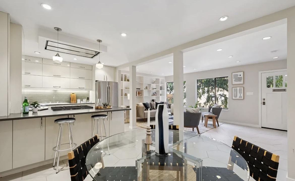 666 Carolina St - Photo 7 of 10