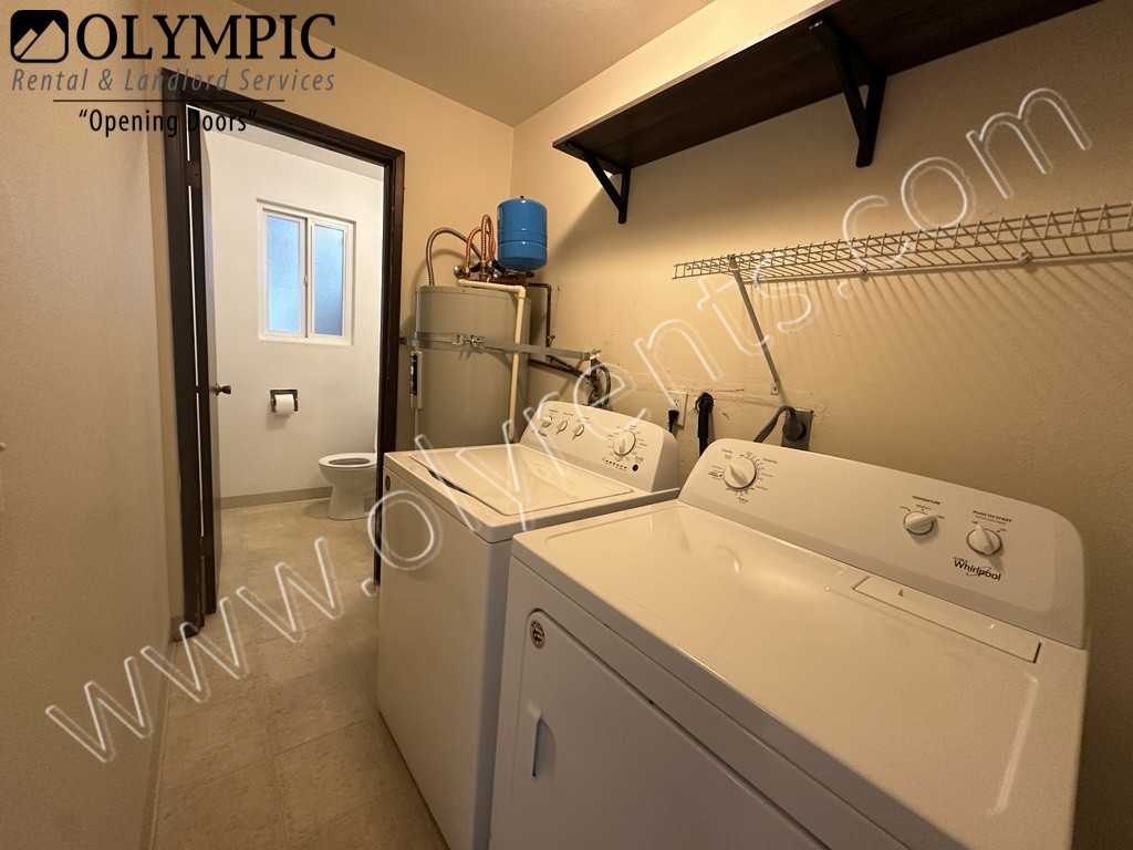 2300 9th Ave Sw #A6 - Photo 6 of 16