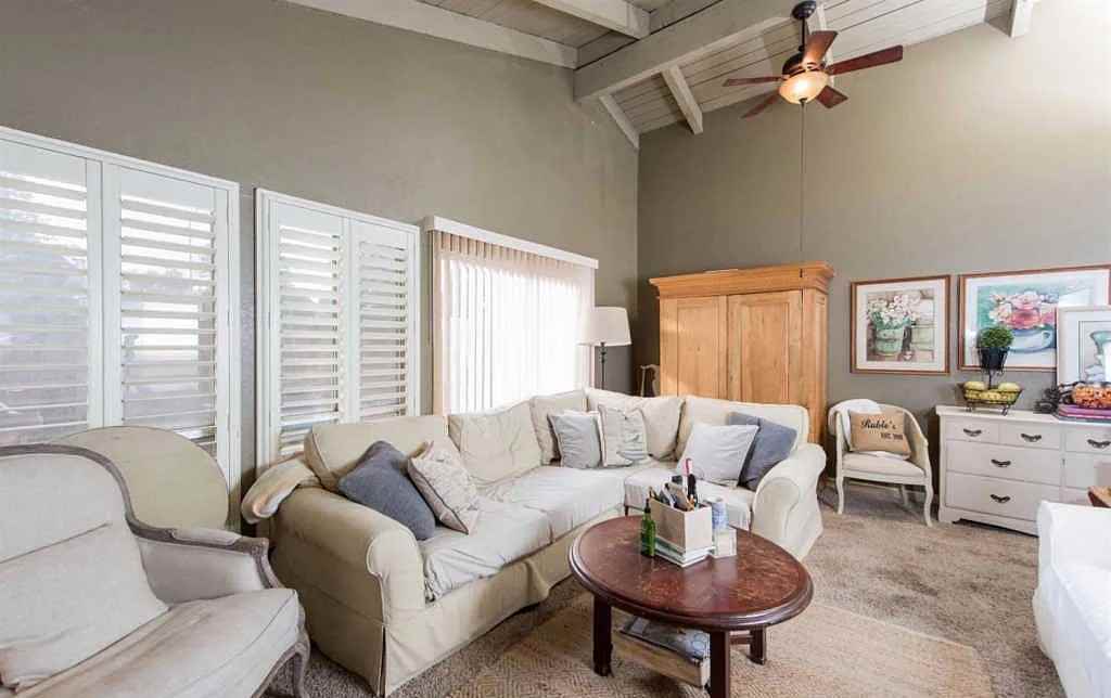 6338 N Maroa Ave - Photo 2 of 7