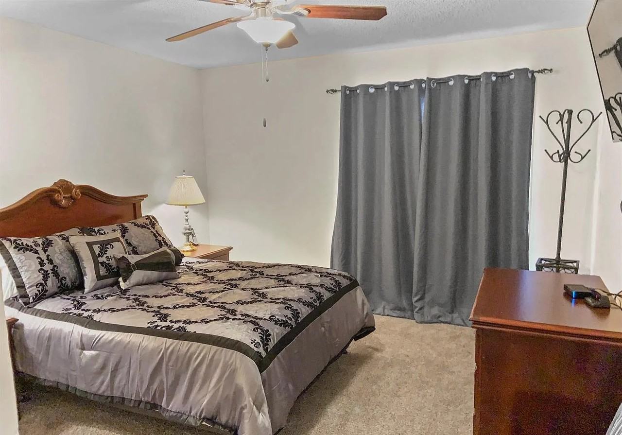 303 E Bullard Ave - Photo 3 of 8