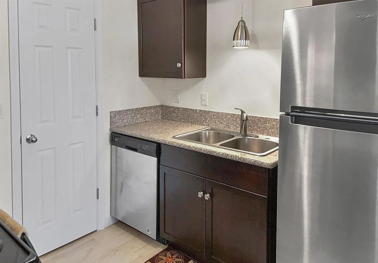 303 E Bullard Ave - Photo 5 of 8