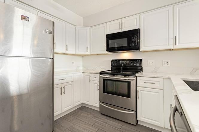 450 N Arlington Ave - Photo 4 of 11