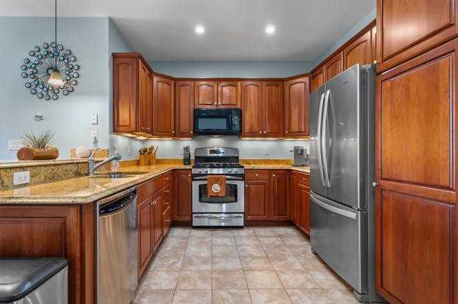 21 Battery Park Ave - Photo 3 of 9