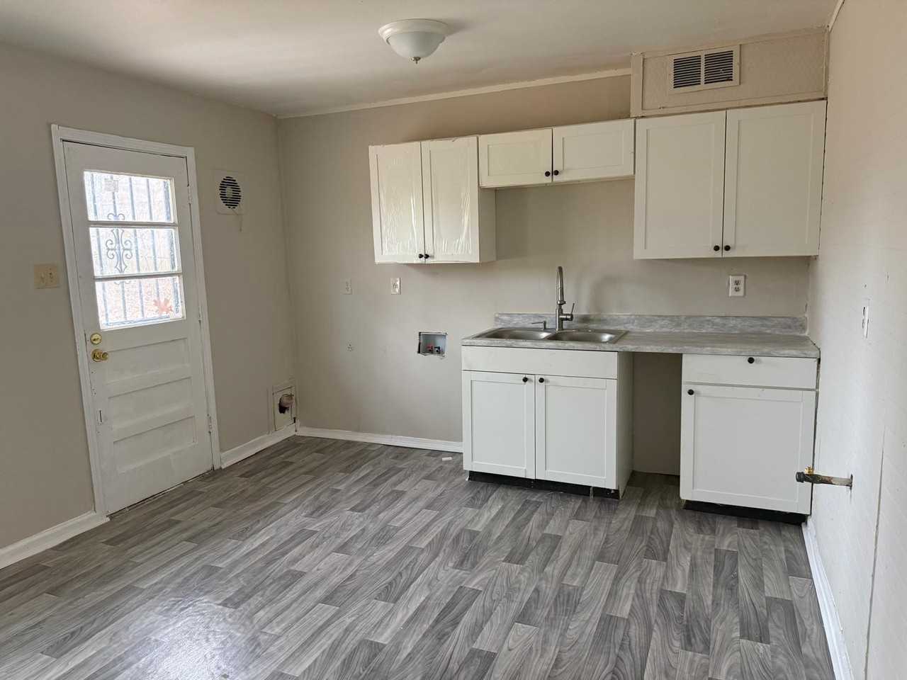 3662 Irma St - Photo 4 of 6