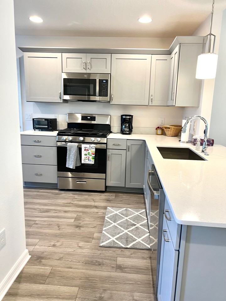 1690 Ethan Ln - Photo 3 of 44