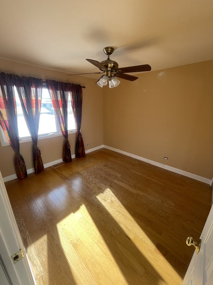 636 Martin Ln #636 - Photo 4 of 16