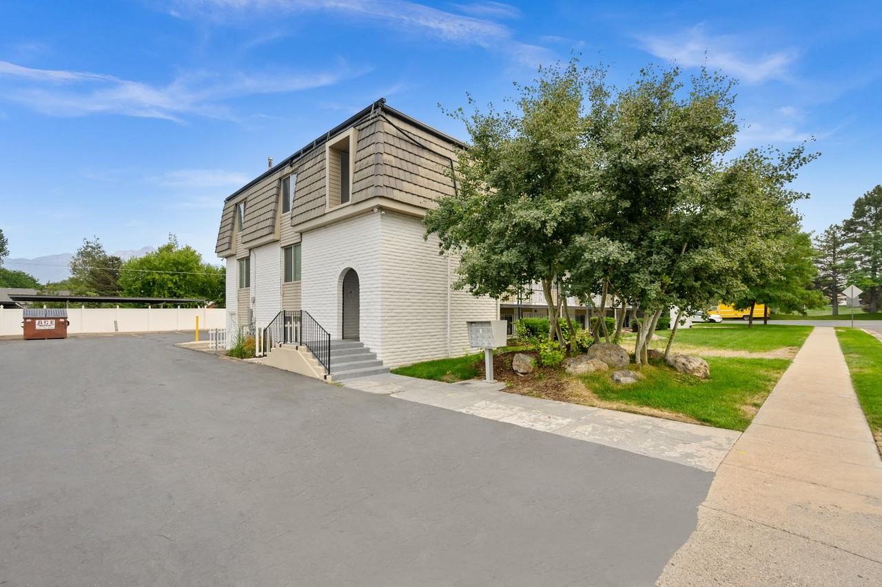 Wren Place - Photo 3 of 5