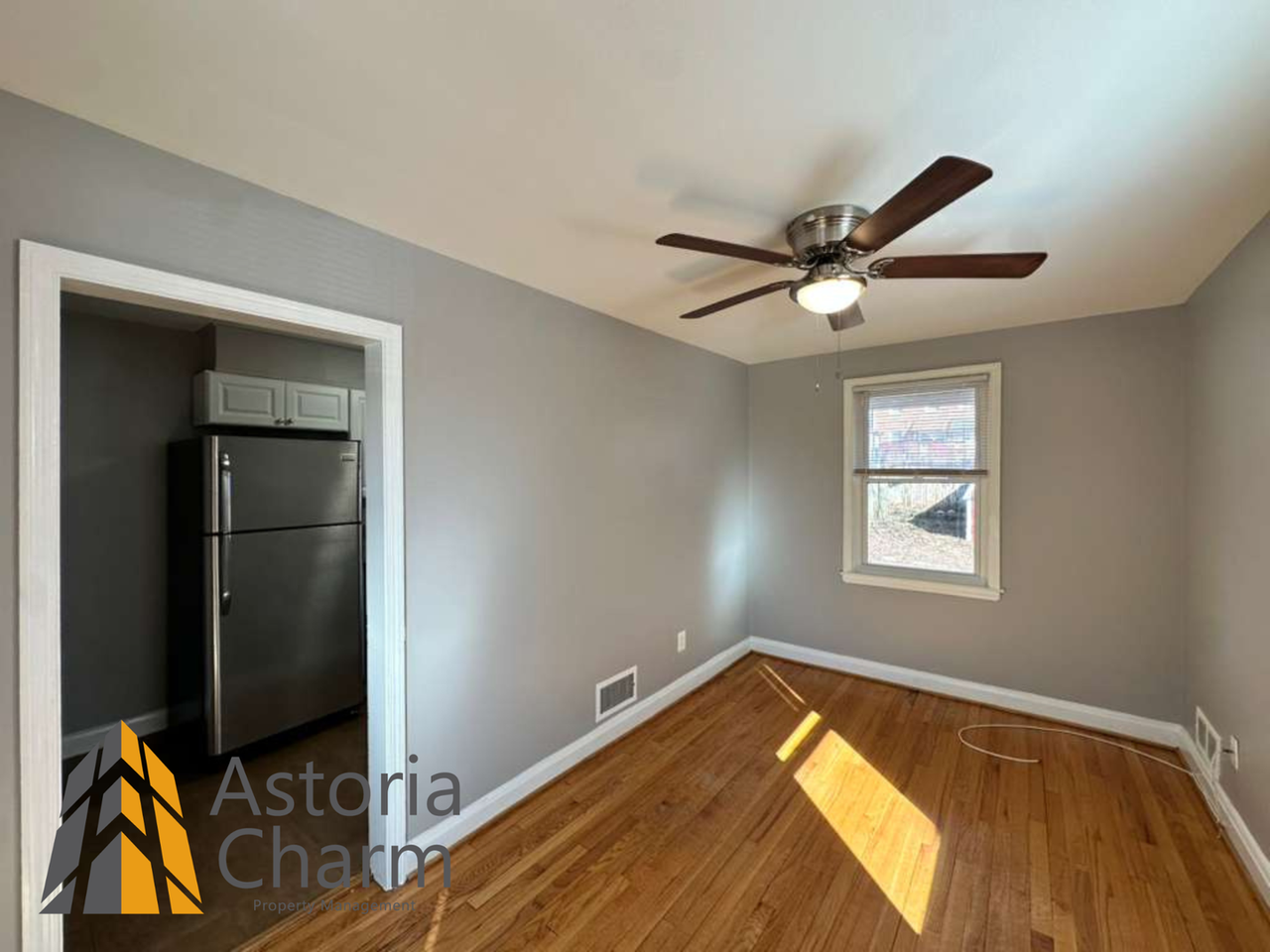 3718 Evergreen Ave - Photo 7 of 43