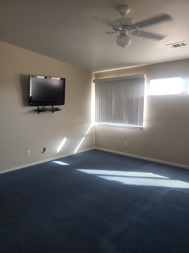 1625 S 74th St - Photo 3 of 15