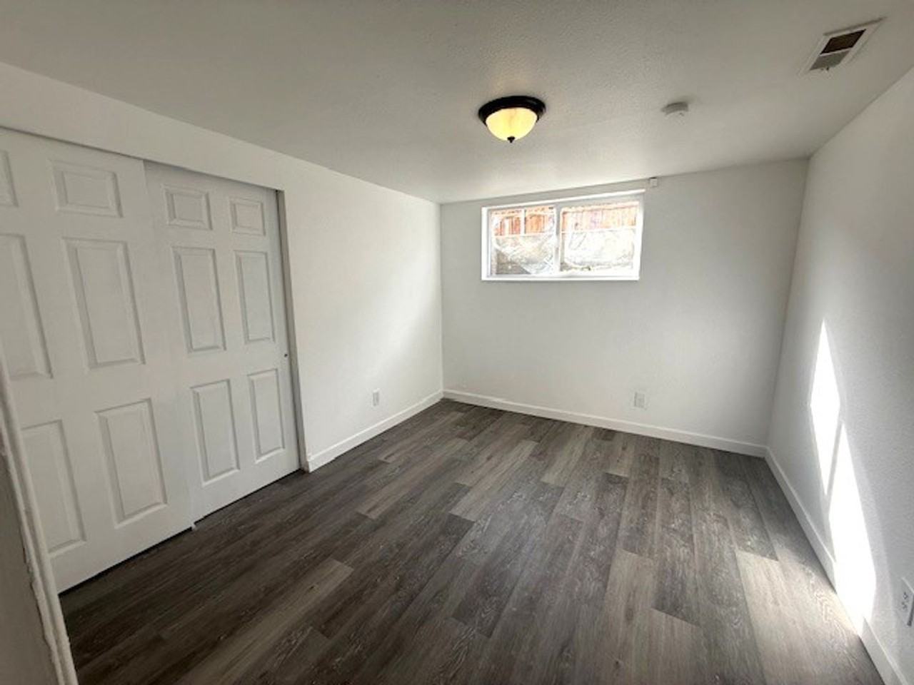 978 Southside Dr - Photo 6 of 11