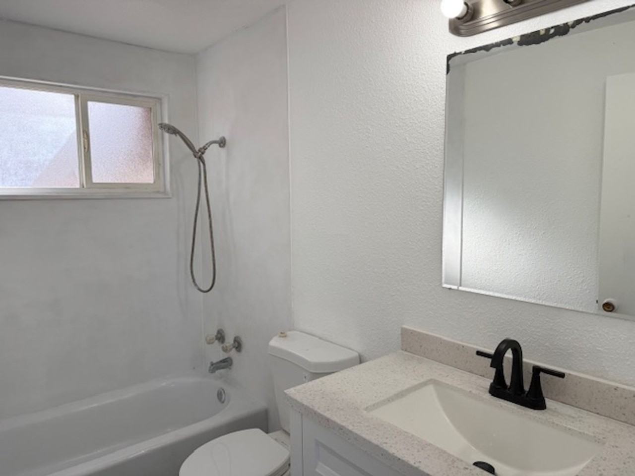 978 Southside Dr - Photo 7 of 11