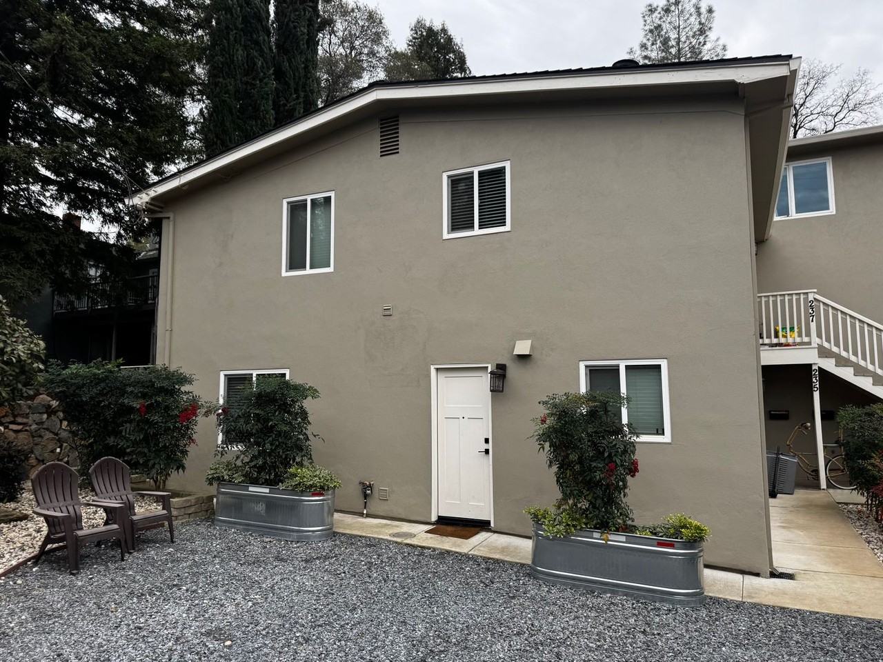 235 Walsh St - Photo 2 of 14