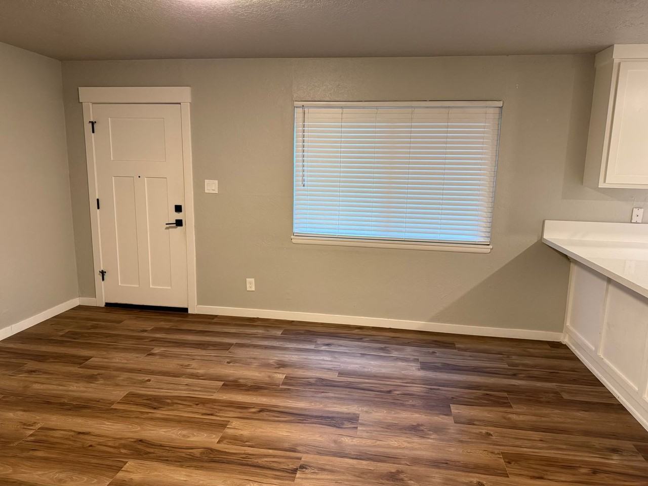 235 Walsh St - Photo 5 of 14