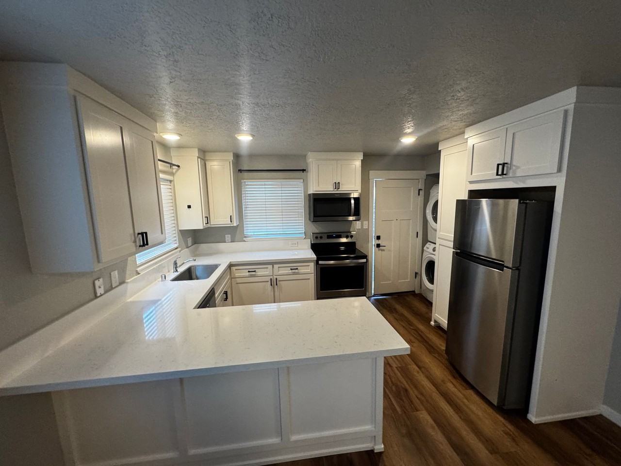 235 Walsh St - Photo 6 of 14