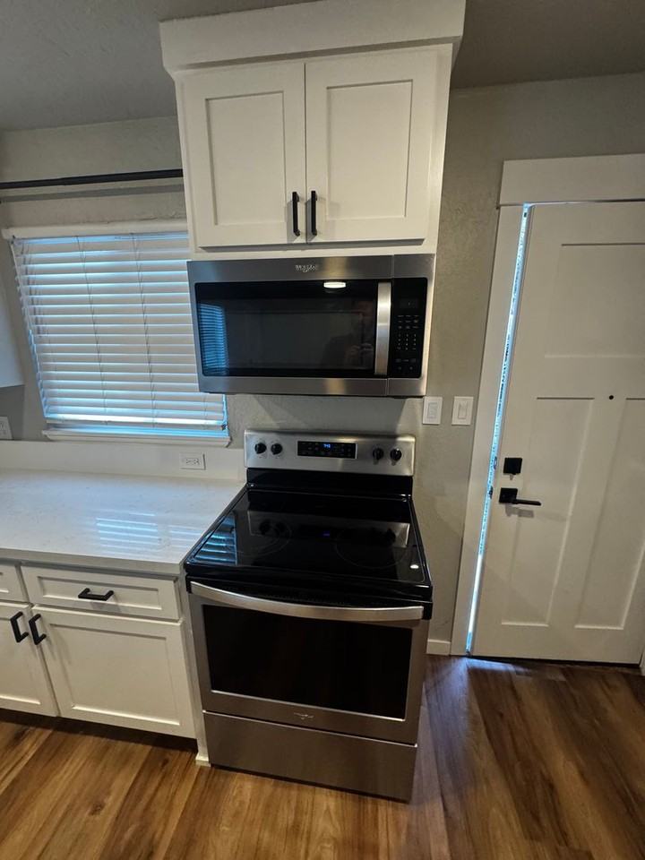 235 Walsh St - Photo 7 of 14