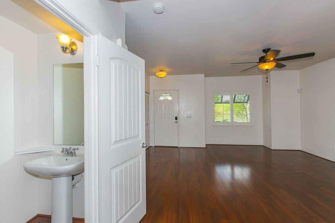 533 Manawai St #306 - Photo 5 of 30