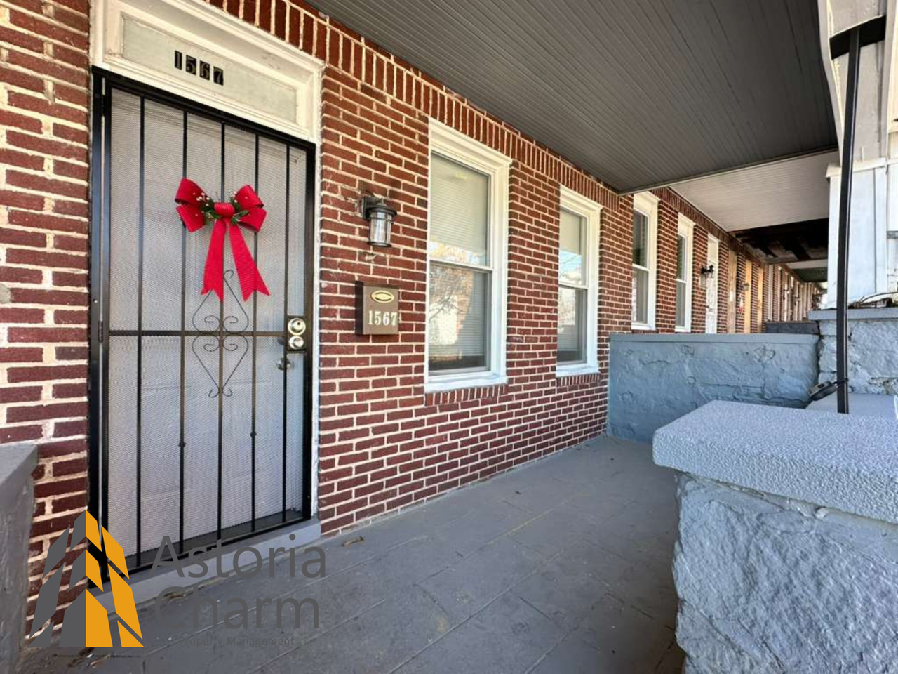 1567 Homestead St - Photo 2 of 38