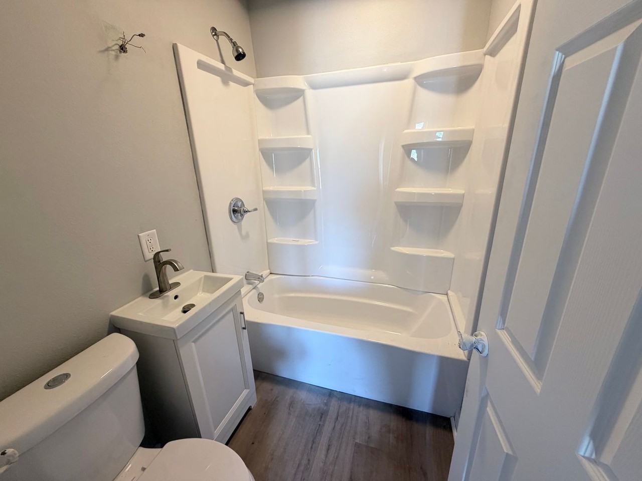 412 S Helen St - Photo 4 of 6