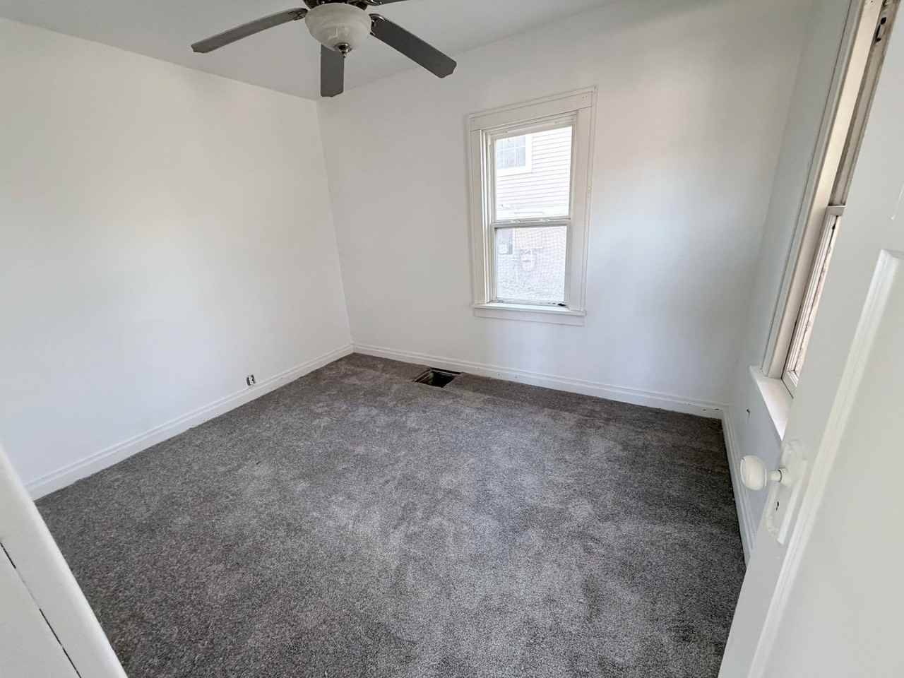 412 S Helen St - Photo 5 of 6