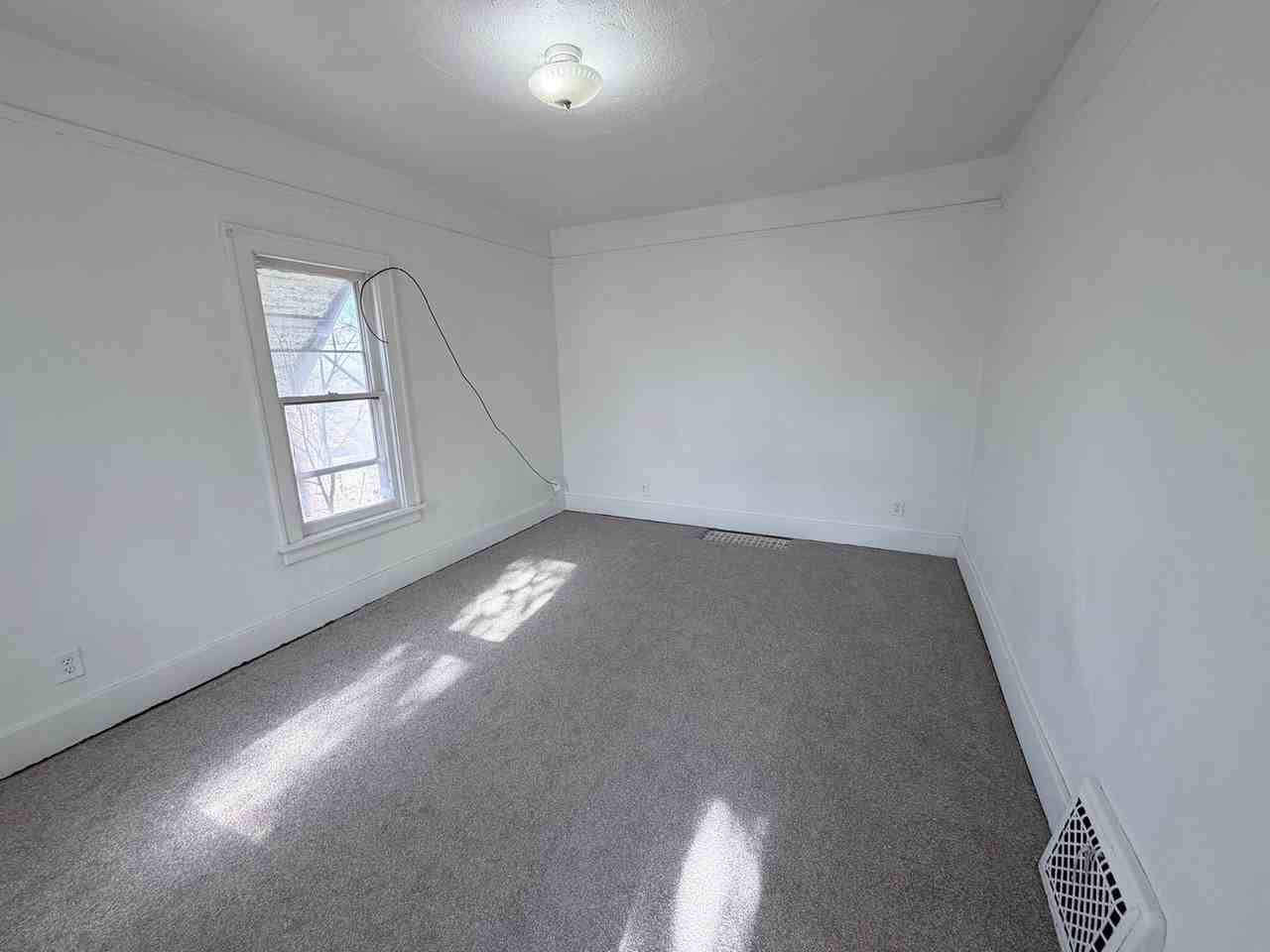 2505 Chicago Ave - Photo 3 of 7