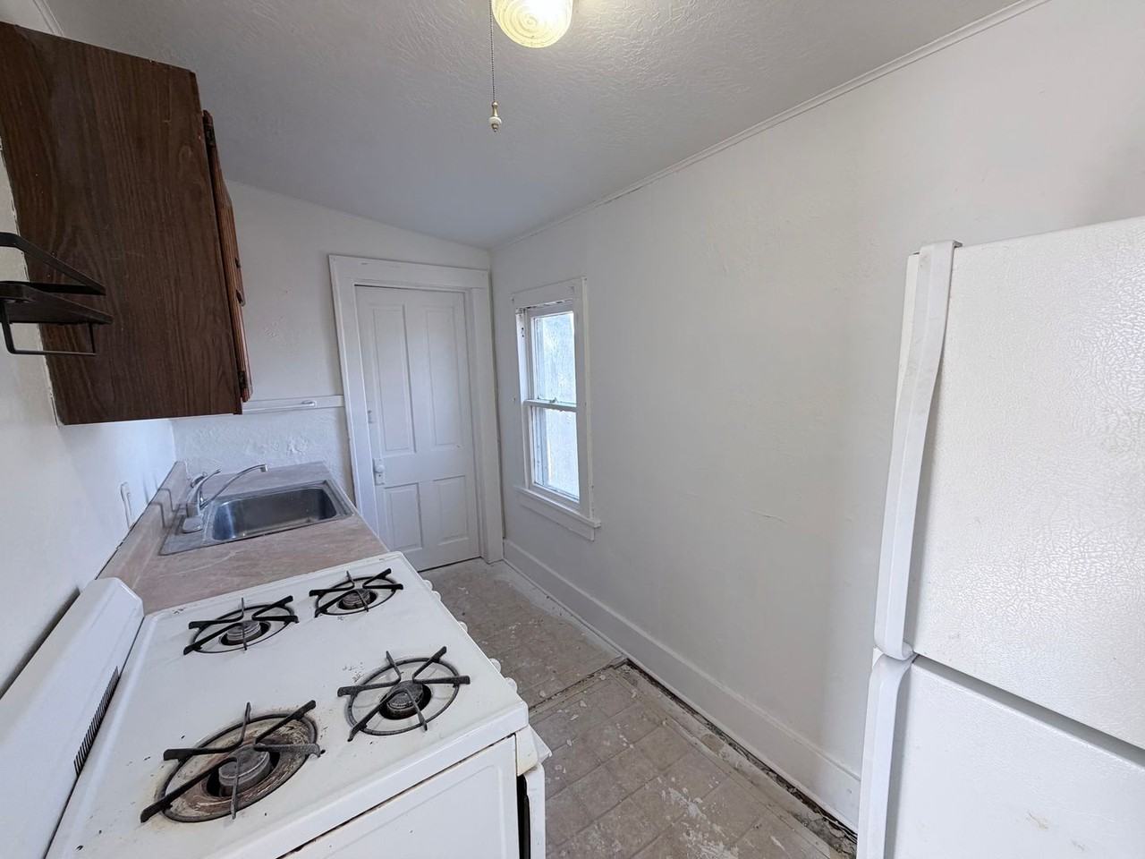 2505 Chicago Ave - Photo 5 of 7