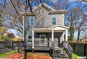 featured image of 935 Pelham St Nw